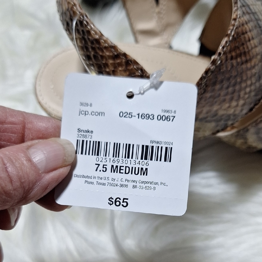 NWT Liz Claiborne Brown Snakeskin Heels - Picture 3 of 6